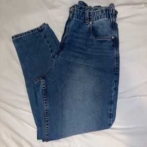 NWOT Bluenotes high rise paperbag mom jeans.